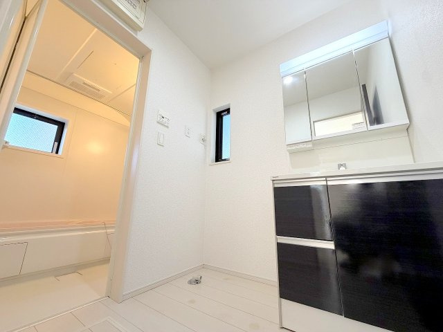 福生市熊川　中古戸建の独立洗面台