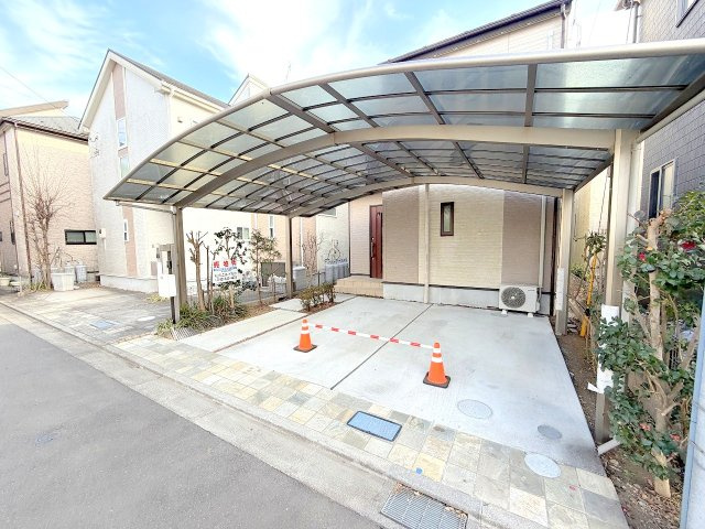 福生市熊川　中古戸建の駐車場