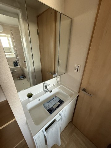 豊玉南住宅の独立洗面台