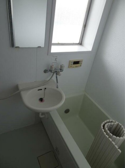 ペリエ中野の浴室