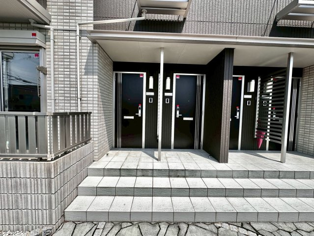 アクタス五軒屋のエントランス