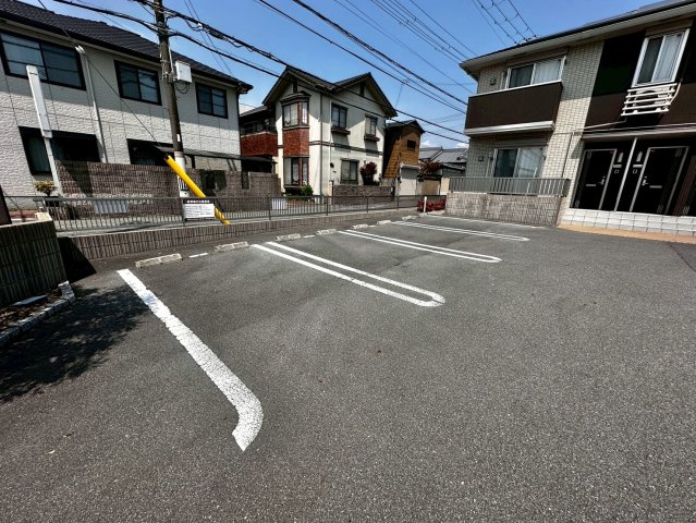 アクタス五軒屋の駐車場