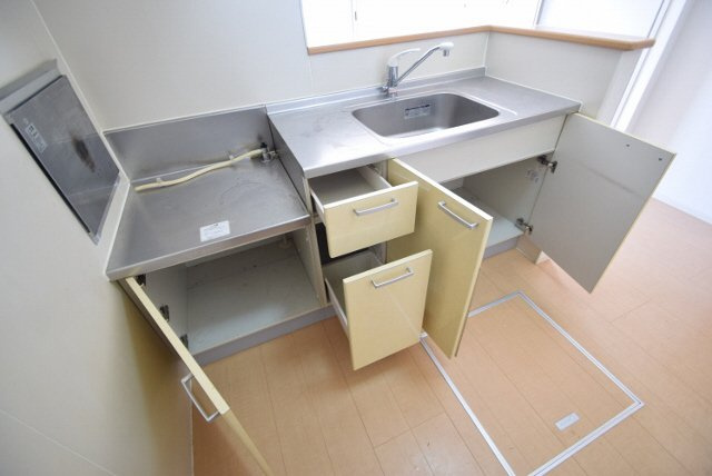 ヴィラ・ルミエールのキッチン|キッチン収納