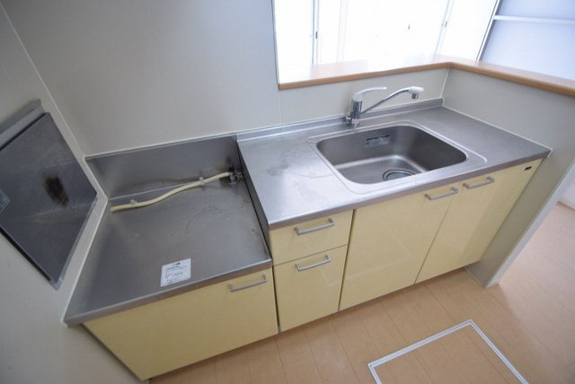 ヴィラ・ルミエールのキッチン|都市ガスの２口ガスコンロ設置可