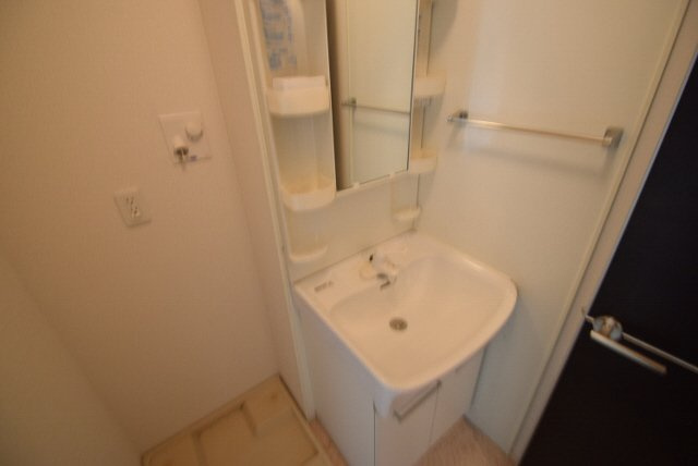 ヴィラ・ルミエールの洗面所|独立洗面台