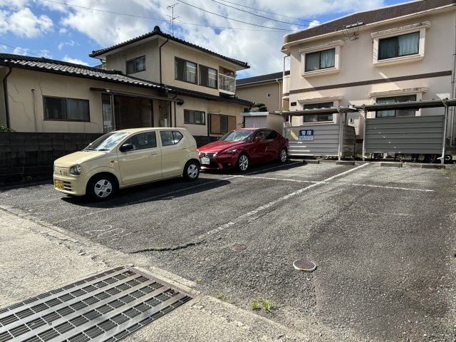 パールハイツの駐車場