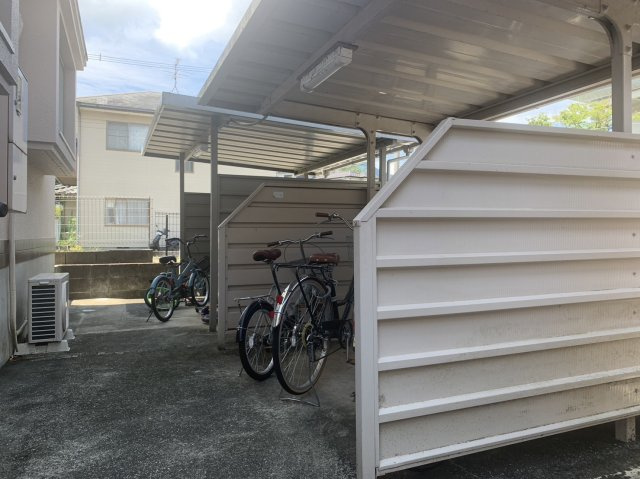パールハイツの駐車場