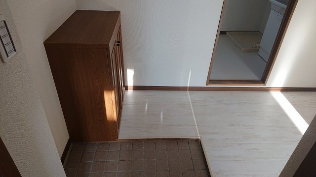 パールハイツの玄関