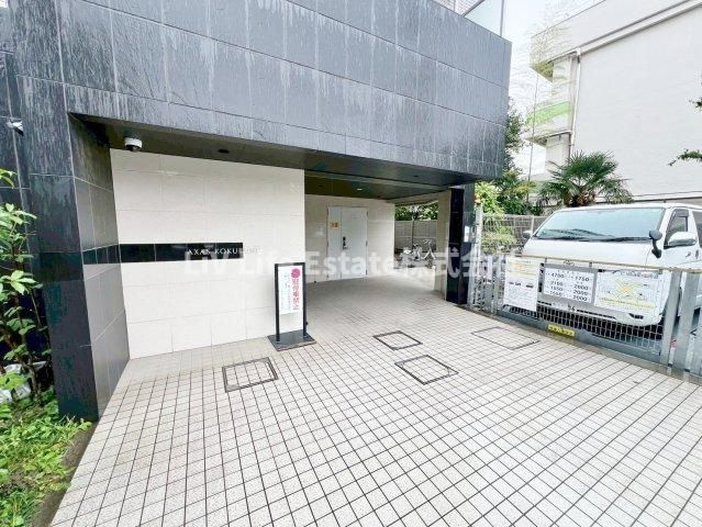 国分寺市本多１丁目の賃貸マンションのエントランス