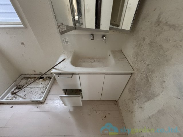 平塚市北金目3丁目　中古戸建の独立洗面台