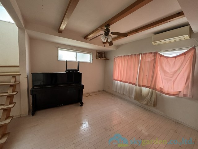 平塚市北金目3丁目　中古戸建の居間・リビング