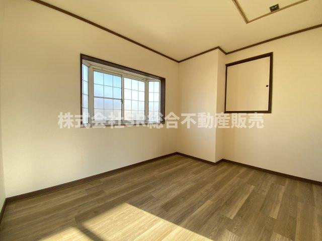 吉田3丁目中古戸建の洋室|使い勝手のいい洋室です