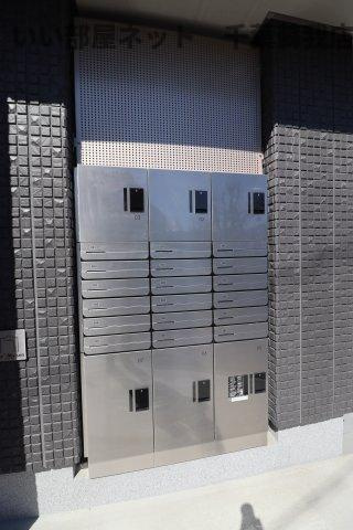 グランメゾンⅢのその他共用部分|宅配ボックスがあると、自分の時間を有効活用できますね！