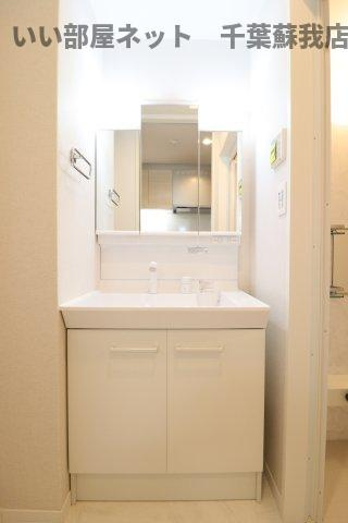 グランメゾンⅢの洗面所|朝の準備に活躍する、洗髪洗面化粧台！