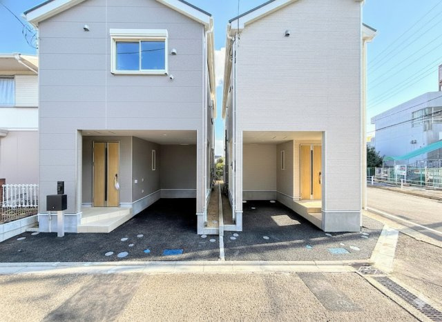 港南区野庭町　新築戸建て　第１の外観|◆一戸建てを中心とした街並みが整然と続き、周辺は高い建物が建っていないので、緑の多い閑静な趣を感じる環境です。街並みや周辺環境も重要なポイントです！！
