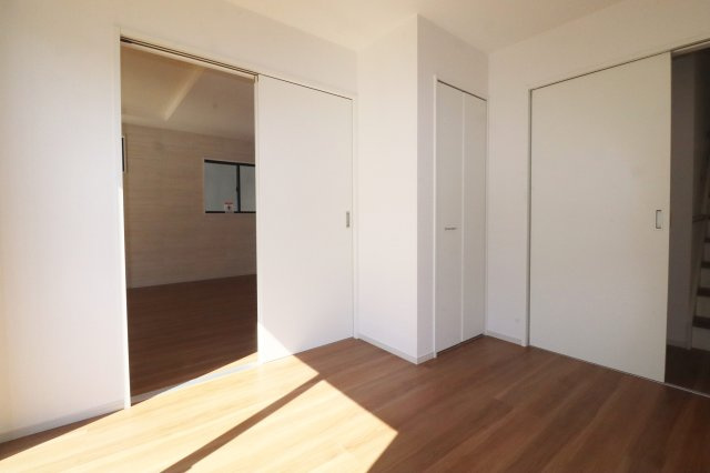 二本松市油井字大窪　　　  1号棟　　油井小学校、安達中学区　の洋室