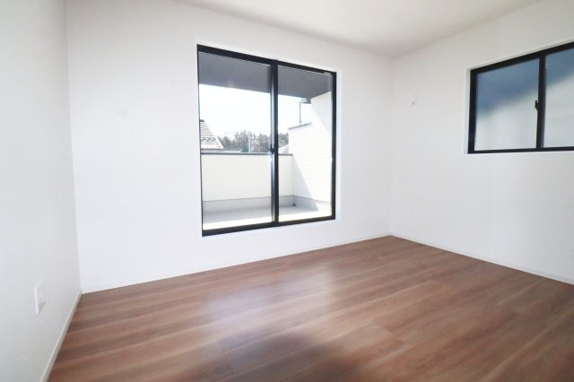 二本松市油井字大窪　　　  1号棟　　油井小学校、安達中学区　の洋室