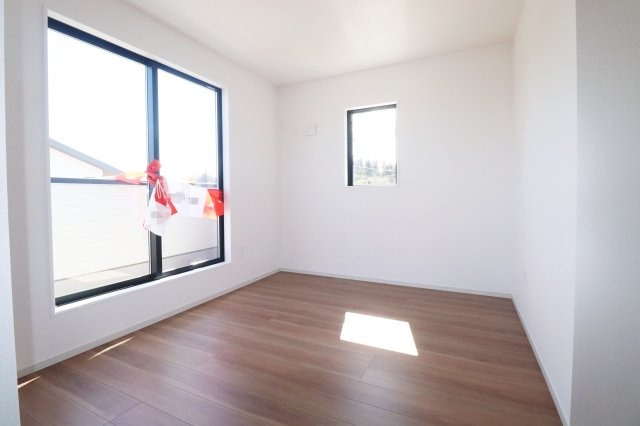 二本松市油井字大窪　　　  1号棟　　油井小学校、安達中学区　の洋室