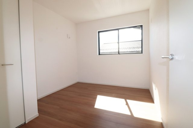 二本松市油井字大窪　　　  1号棟　　油井小学校、安達中学区　の洋室