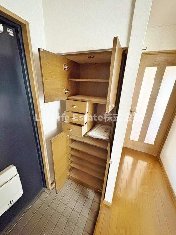 東村山市廻田町３丁目の賃貸マンションの収納