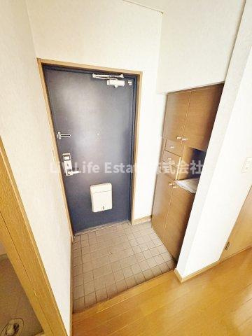 東村山市廻田町３丁目の賃貸マンションの玄関