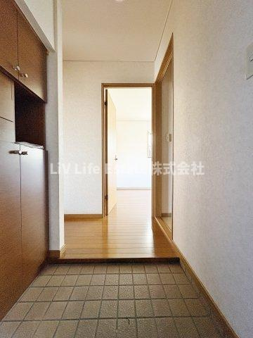 東村山市廻田町３丁目の賃貸マンションの玄関