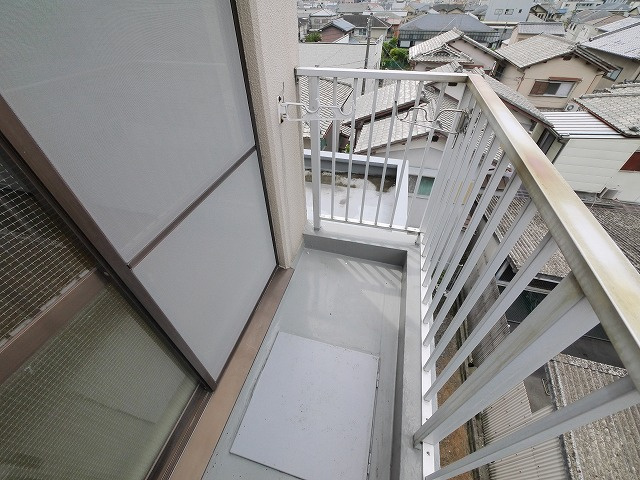 サンハイツ新大宮のバルコニー