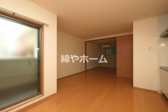 Fmaison住吉公園南の居間・リビング|明るい洋室です