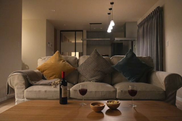 売中古戸建　伊東市八幡野プールハウスの居間・リビング