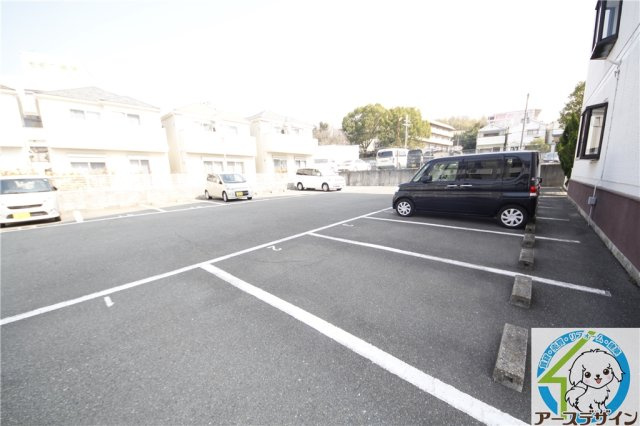 パルピアマンションの駐車場