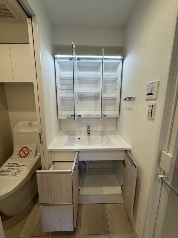 グランドメゾン高円寺の独立洗面台