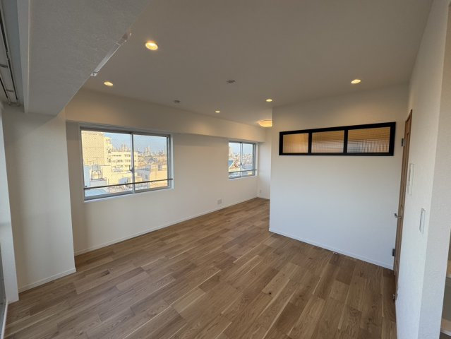 グランドメゾン高円寺の居間・リビング