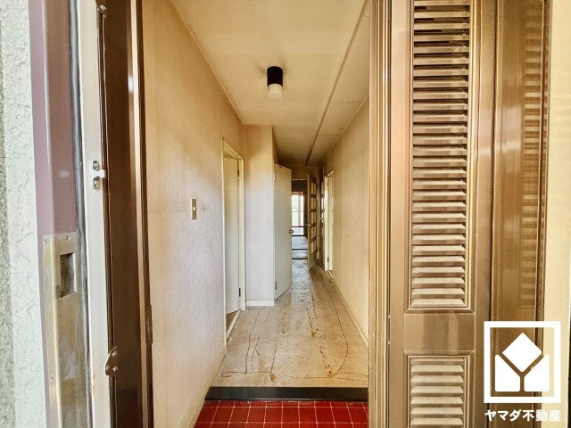 コトーハイツ伏見稲荷B棟の玄関