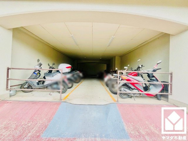 コトーハイツ伏見稲荷B棟の駐輪場