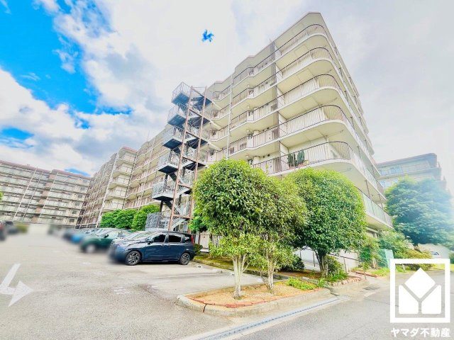 コトーハイツ伏見稲荷B棟の外観