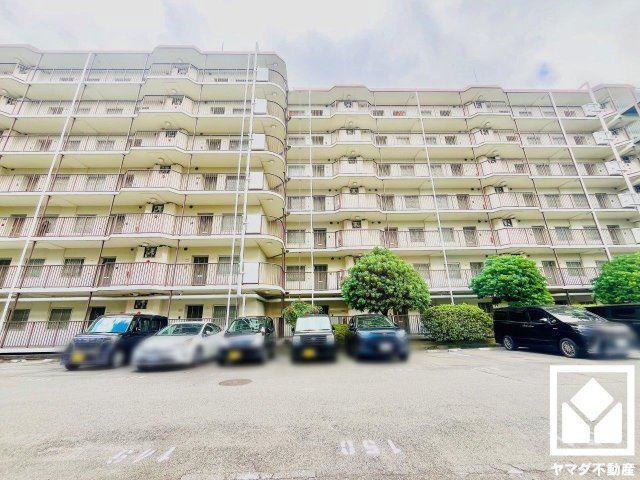 コトーハイツ伏見稲荷B棟の外観