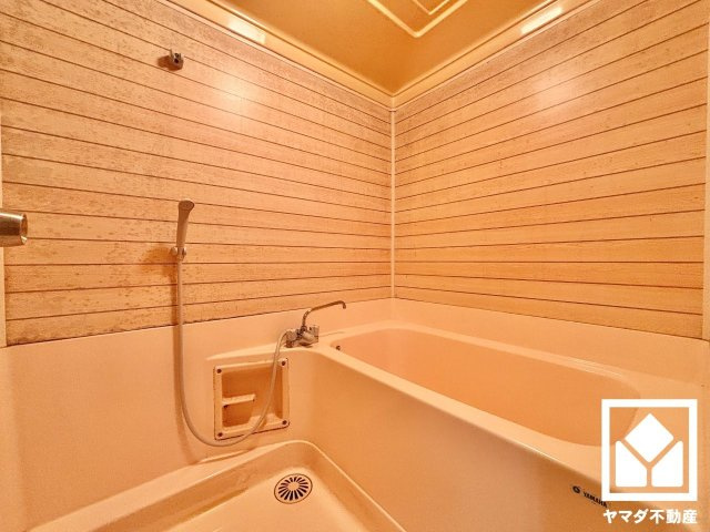 コトーハイツ伏見稲荷B棟の浴室