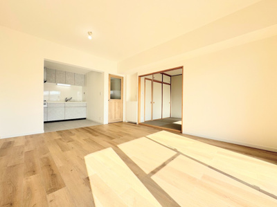 【居間・リビング】 | ◆コスモ横濱小机セカンド・ウイング◆ | ◆リビングは一日中太陽の光が射し込みます。家族が集まる空間は、自然と笑顔が溢れます！