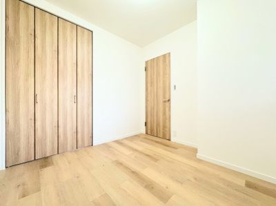 【洋室】 | ◆コスモ横濱小机セカンド・ウイング◆ | ◆住宅ローンのご相談や周辺環境のご案内も含め、ローンに詳しい、地元に詳しいスタッフがお出迎えさせていただきます。お気軽にご相談ください。