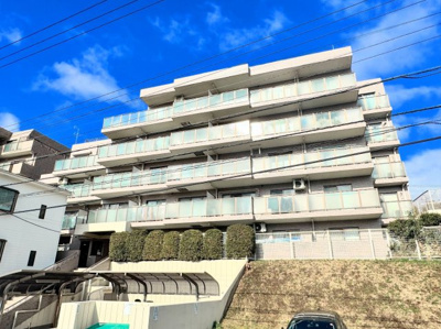 【外観】 | ◆コスモ横濱小机セカンド・ウイング◆ | ◆管理体制良好なマンションです。清潔感のあるエントランスに開放感のある住環境。