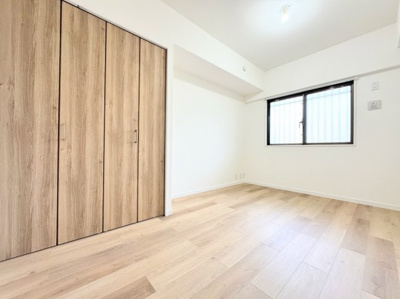 【洋室】 | ◆コスモ横濱小机セカンド・ウイング◆ | ◆気持ちの良い風が室内へ入り込む居室。家具を配置しても広々ご利用いただけます！！