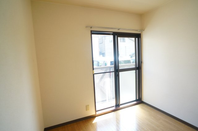 ロジュマンの洋室