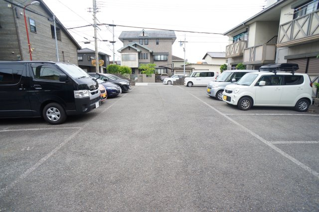 ロジュマンの駐車場