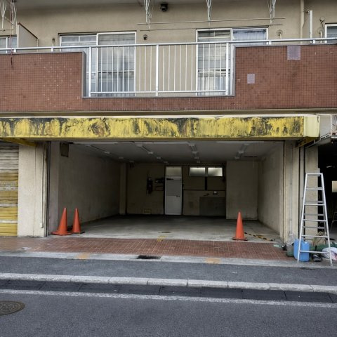 辰野マンションのエントランス
