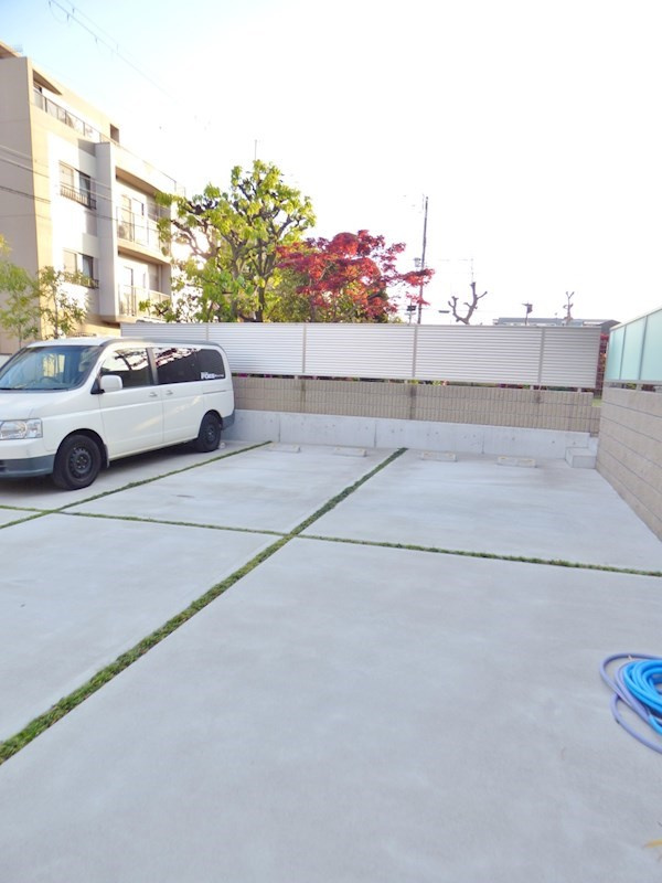 呉川町TOKOHA芦屋の駐車場