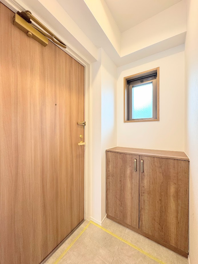 中山ダイヤモンドマンションの玄関|◆明るい玄関です！散らかりやすい玄関もスッキリするシューズボックス付き。