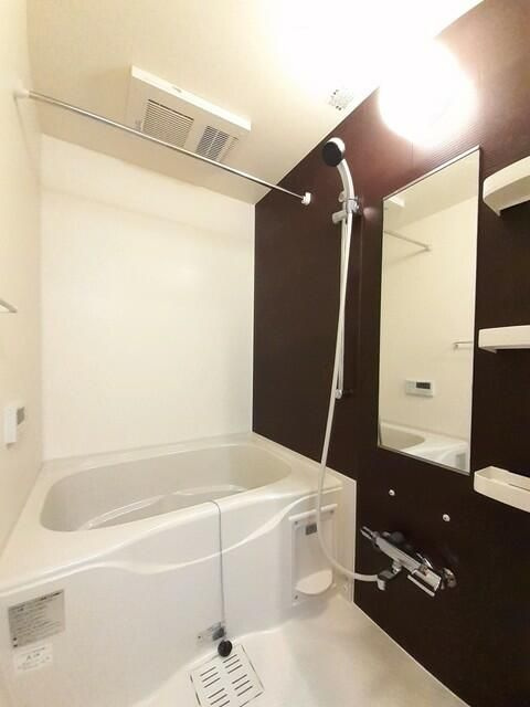 メゾン・ド・ソレイユの浴室