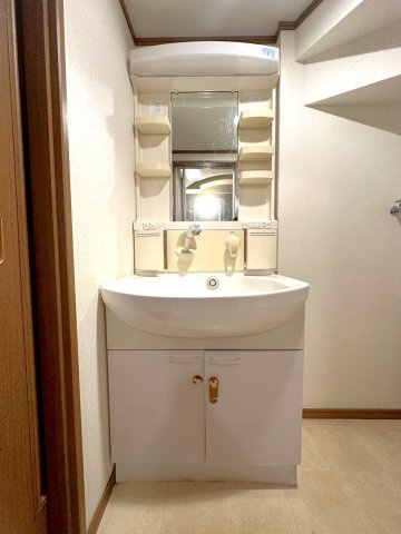 練馬区東大泉3丁目　中古戸建　西武池袋線　大泉学園の独立洗面台