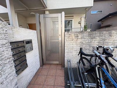 【エントランス】 | ベルコート千田 | ゆとりのあるエントランスです