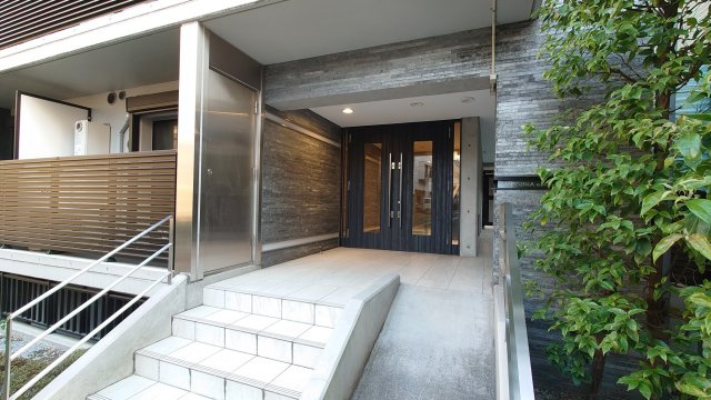 【エントランス】